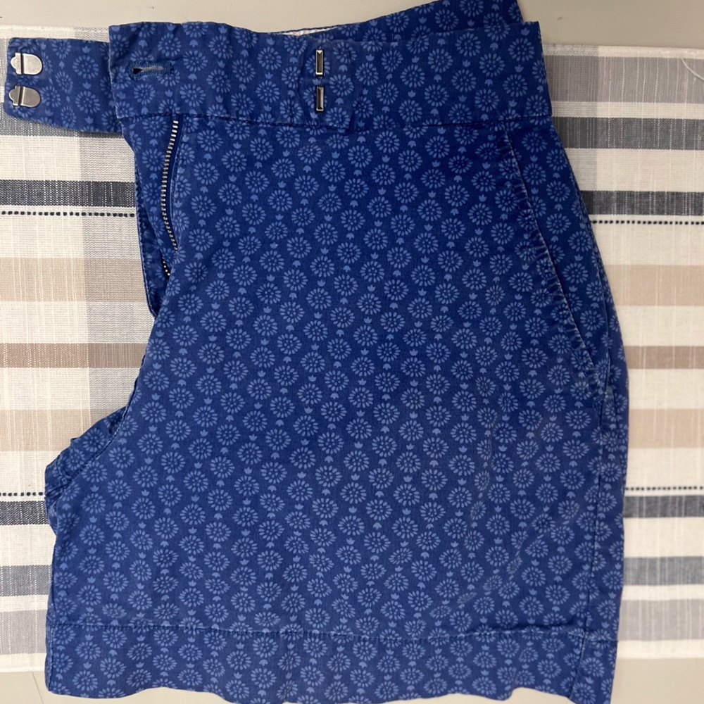 Izod Shorts Womens Size 8 Chino Flat Front Blue White Casual Ladies